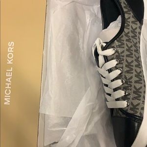 Brand new mk sneakers!!!!! No longer have the box.